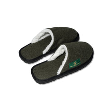 Carica l'immagine nel visualizzatore di Gallery, Haus- und Hüttenschuhe aus Merinoloden