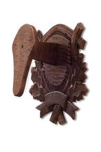 Lade das Bild in den Galerie-Viewer, Trophäenschild handgeschnitzt Muffelwild Typ 652