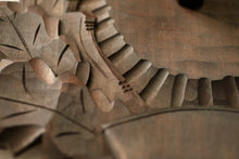 Lade das Bild in den Galerie-Viewer, Trophäenschild handgeschnitzt Muffelwild Typ 652