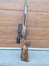 Lade das Bild in den Galerie-Viewer, Stocon SPT ErgoGrip Schaft &quot;DemiHunter&quot; – Ergonomischer Jagdschaft aus Nussbaum für maximale Präzision
